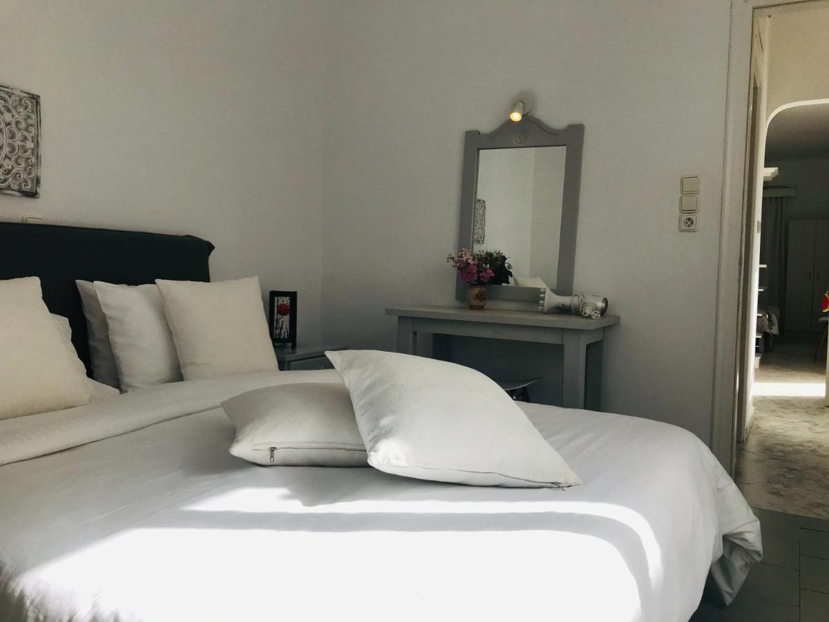 Studio Apartment Violetta At Livadia Beach Páros Dış mekan fotoğraf
