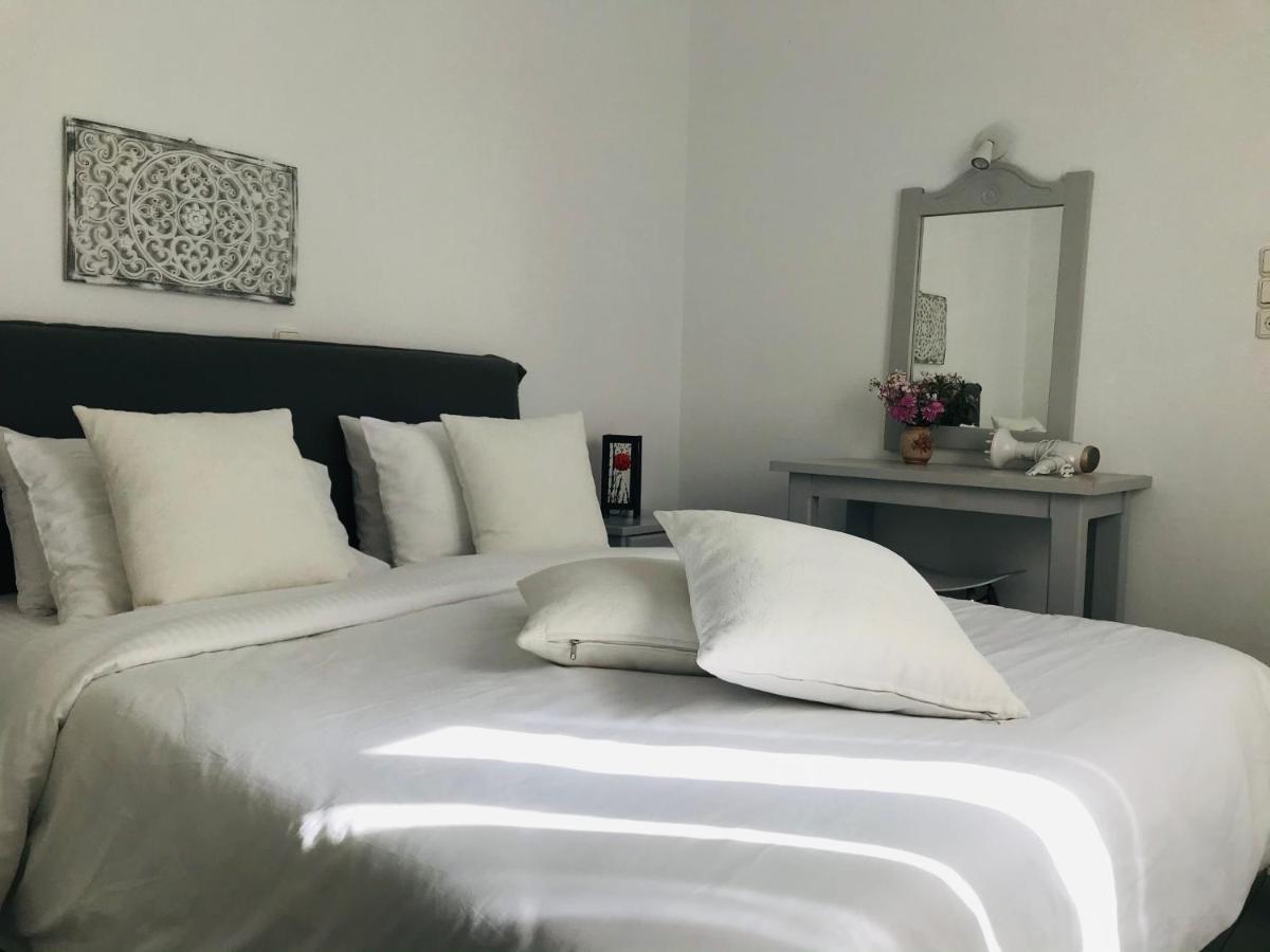 Studio Apartment Violetta At Livadia Beach Páros Dış mekan fotoğraf